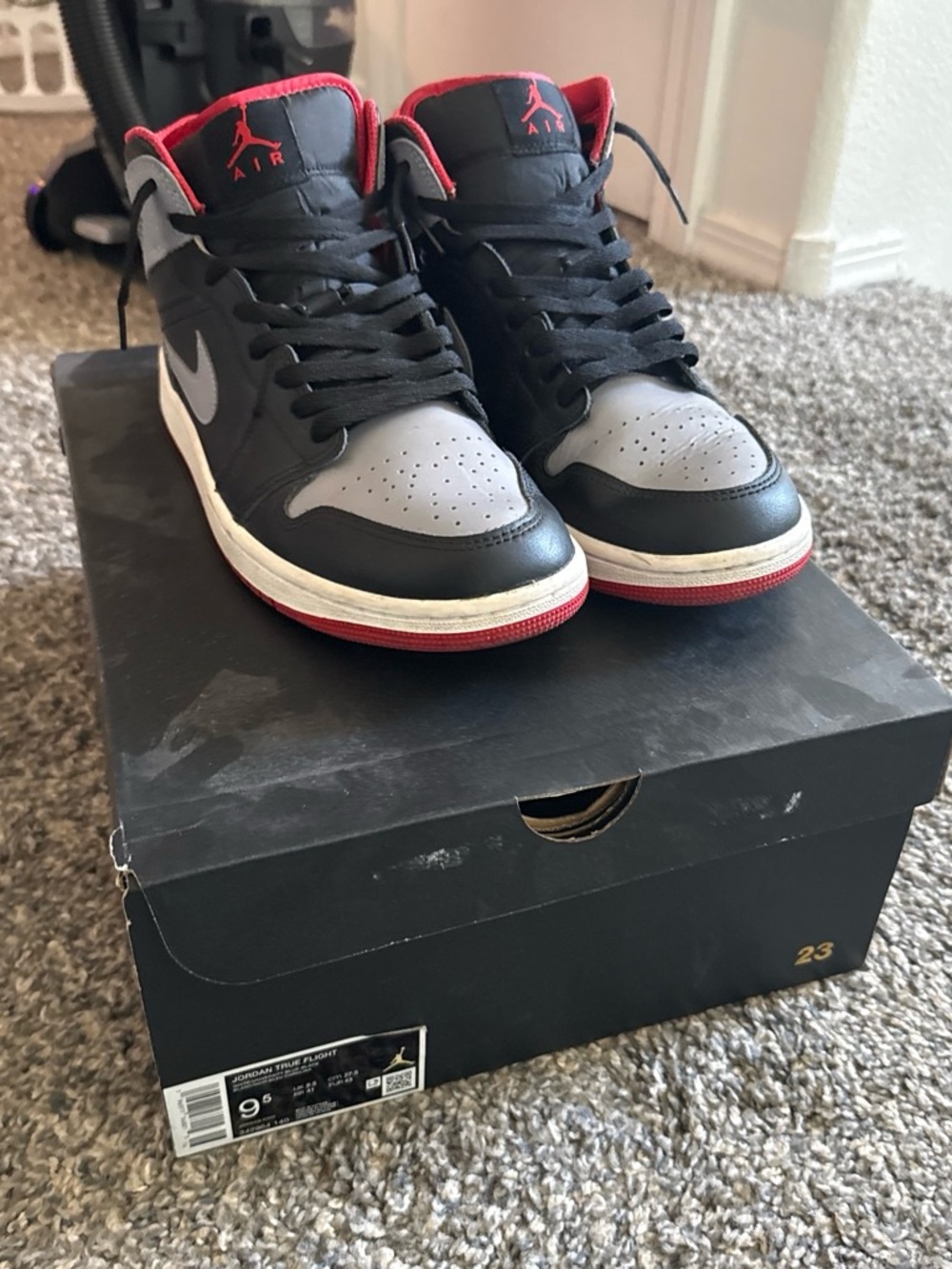 Jordan Air 1 Mid - Black/Gray/Red Accent